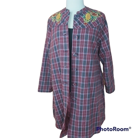 VINTAGE plaid woolblend coat capestyle size medium belt shape - Picture 4 of 13